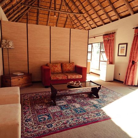 Lourie Lodge Сандтон Екстер'єр фото