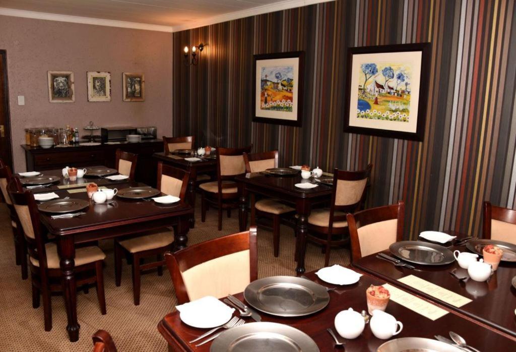 Lourie Lodge Сандтон Екстер'єр фото