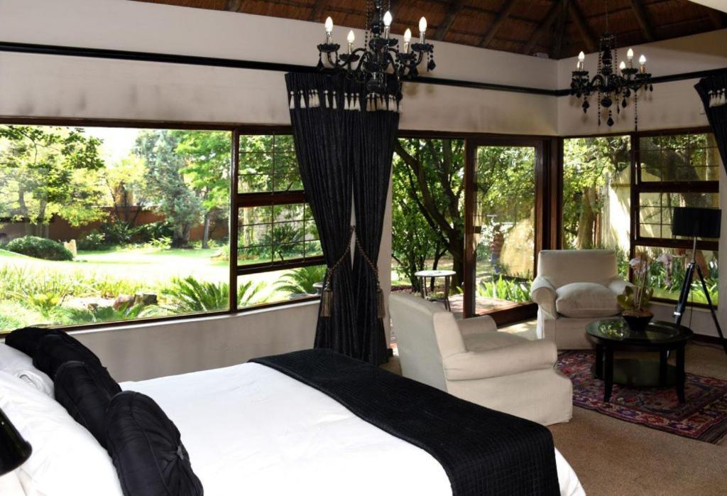 Lourie Lodge Сандтон Екстер'єр фото