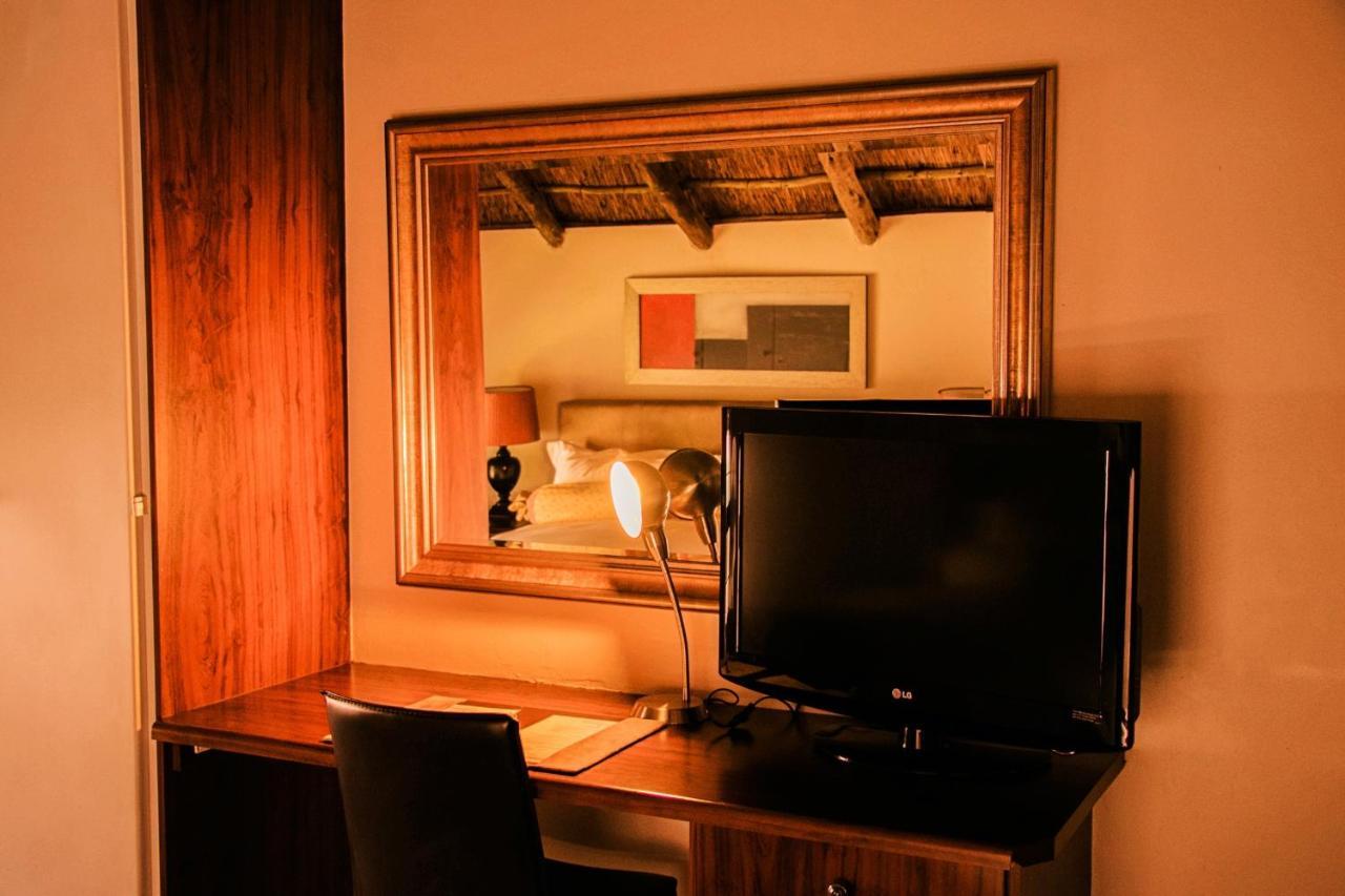 Lourie Lodge Сандтон Екстер'єр фото