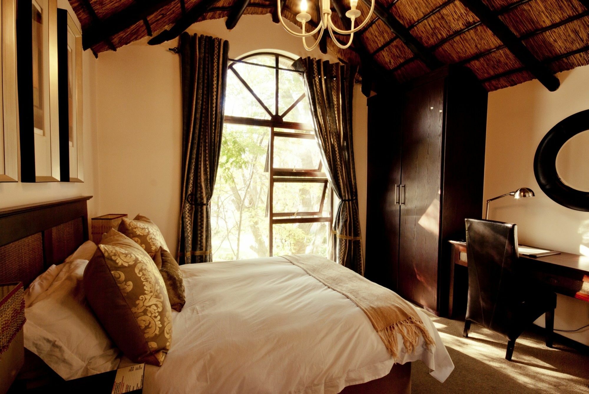Lourie Lodge Сандтон Екстер'єр фото